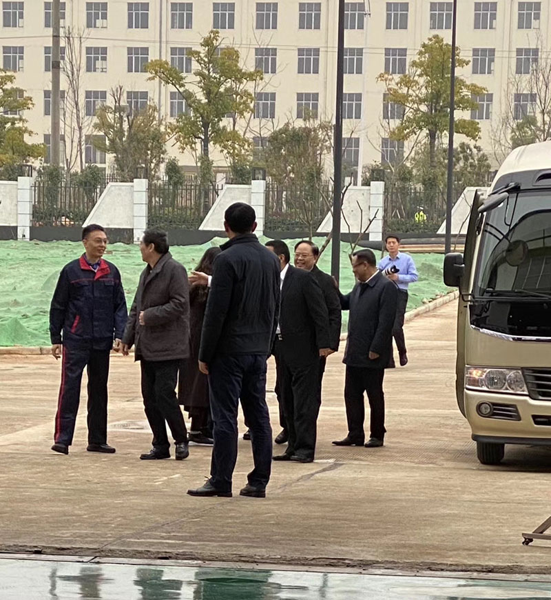 湖南省委書記杜家毫一行來華亞數(shù)控懷化生產基地視察